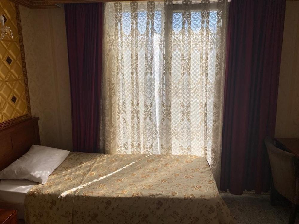 Grand Merin Airport Hotel Estambul Exterior foto